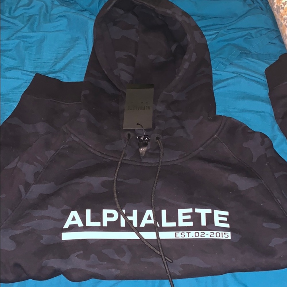 Cropped Hoodie Black Camo Alphalete